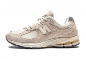 NEW BALANCE 2002R OFF WHITE [MR2002RCC]