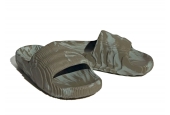 ADILETTE 22 LIGHT OLIVE GREEN [HP6517]