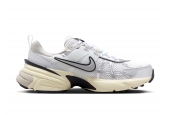 NIKE V2K RUN RUNTEKK ‘SUMMIT WHITE METALLIC SILVER’  [FD0736-100]