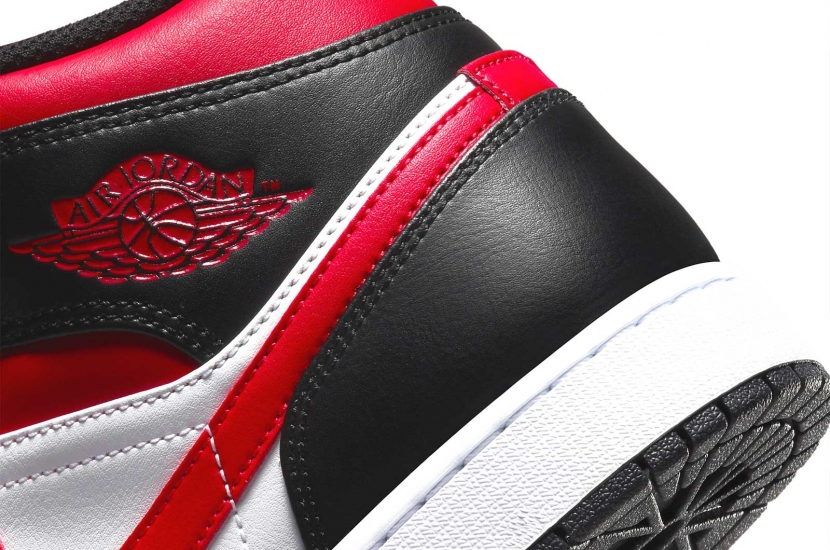 AIR JORDAN 1 MID BRED TOE [554724-079]