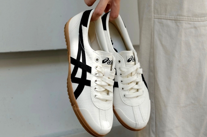 ASICS TSG 110 CREAM BLACK GUM [1203A516-100]