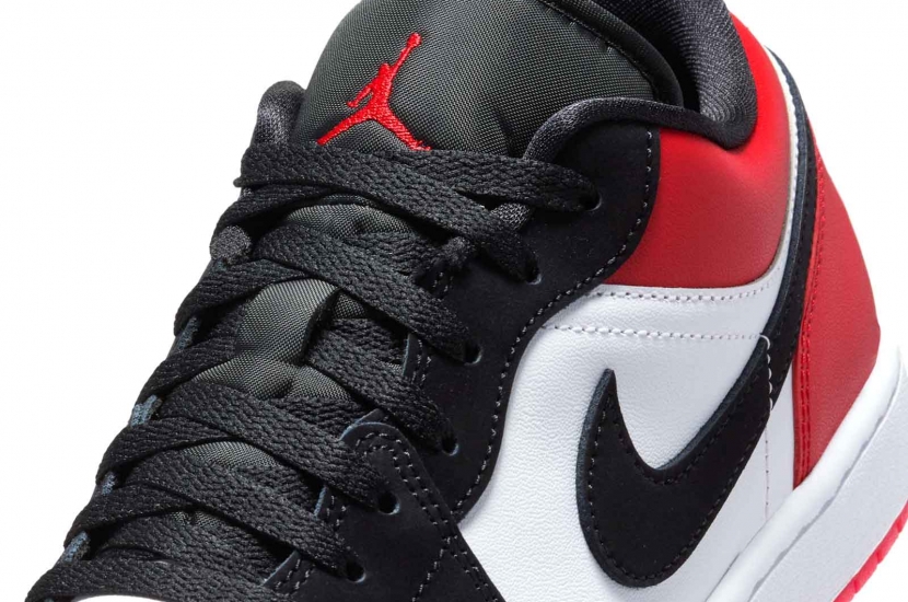 AIR JORDAN 1 LOW SE BLACK TOE [IB8971-106]