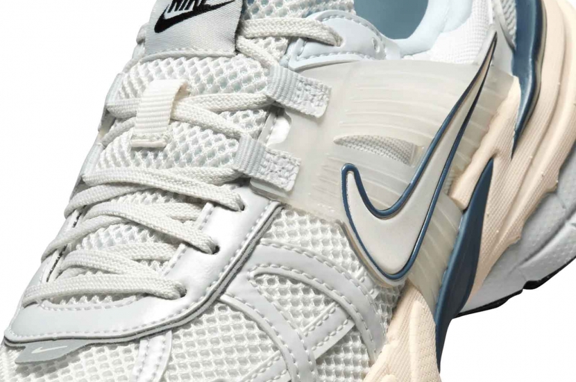 V2K RUN PLATINUM TINT W [FD0736-004]