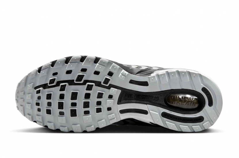 NIKE AIR PEG 2K5 BLACK METALLIC SILVER [HQ5403-001]