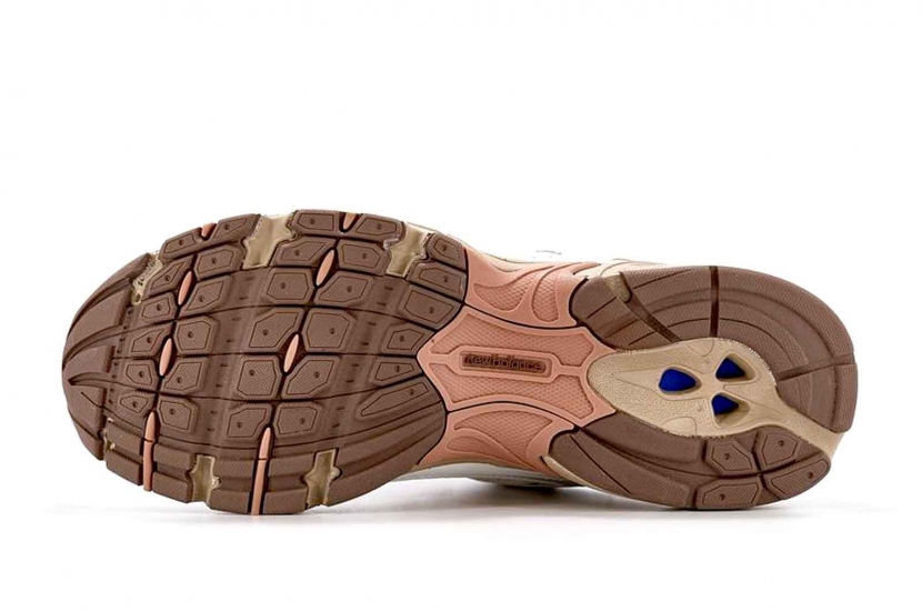 NEW BALANCE 530 X NIKO AND WHITE BROWN [MR530NI]