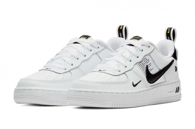 AIR FORCE 1 UTILITY WHITE BLACK [AR1708-100]