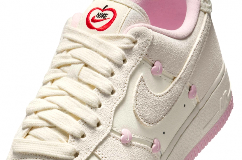  Air Force 1 Low Valentine's Day 2025 [HV5992-111]