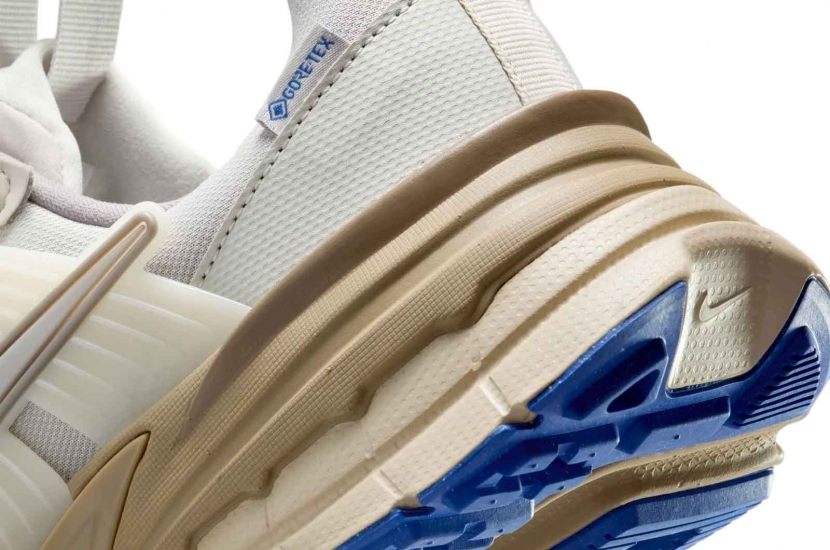 NIKE V2K RUN GORE-TEX LIGHT BONE [FZ2622-002]