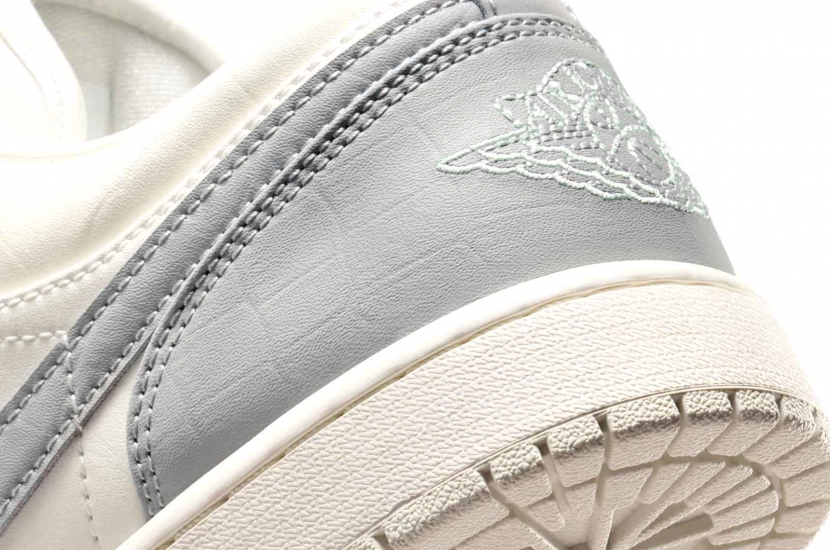 AIR JORDAN 1 LOW SAIL LIGHT SMOKE GREY [IO2242-101]
