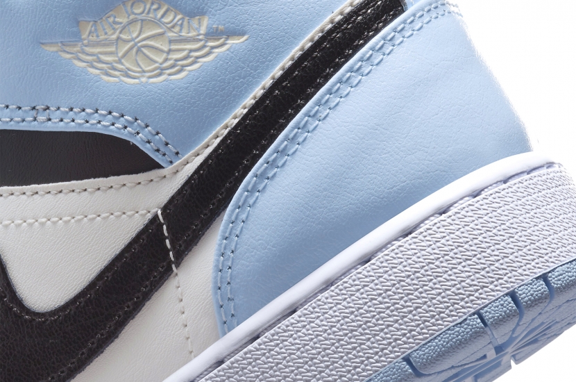 AIR JORDAN 1 MID ICE BLUE [555112-401]