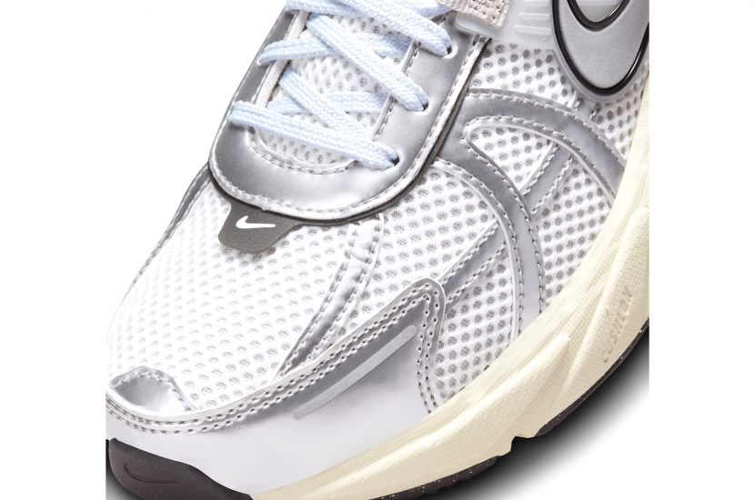 NIKE V2K RUN RUNTEKK ‘SUMMIT WHITE METALLIC SILVER’  [FD0736-100]