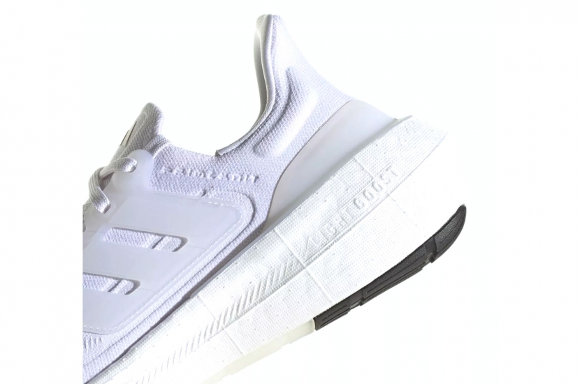 ULTRA BOOST LIGHT TRIPLE WHITE [GY9350]