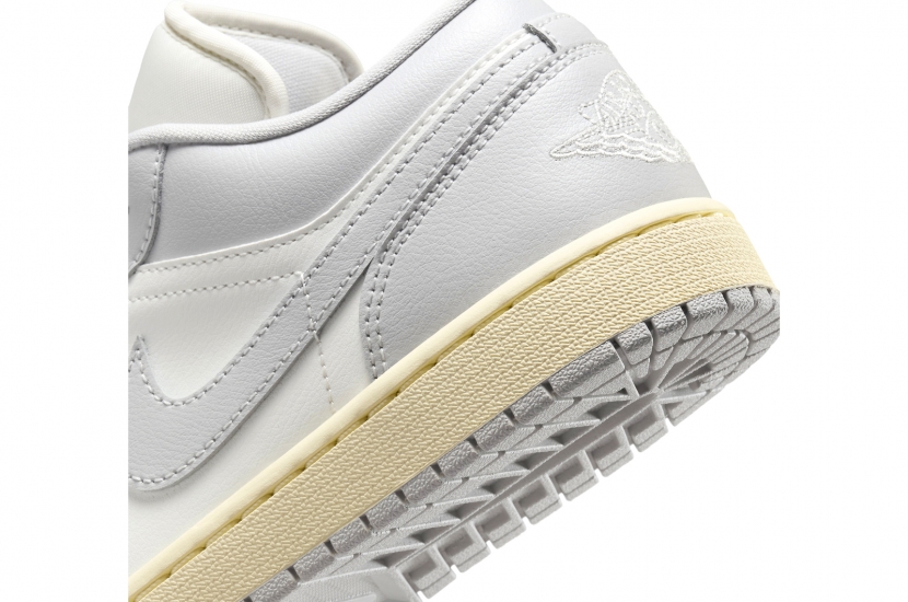 AIR JORDAN 1 LOW ‘LIGHT GREY SAIL’ [DC0774-103]