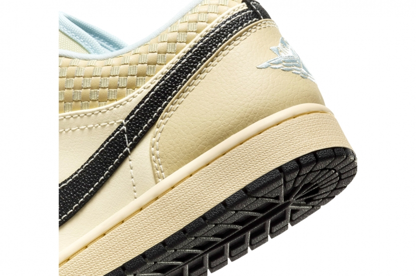  AIR JORDAN 1 LOW SE ‘COCONUT MILK BLACK’ [HQ3437-101]