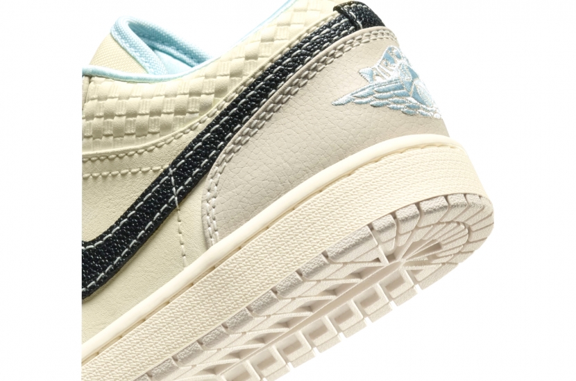 AIR JORDAN 1 LOW SE ‘SANDDRIFT GLACIER’ [HQ3440-101]