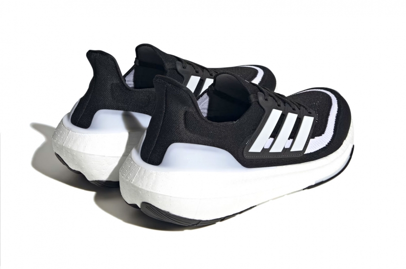 ULTRA BOOST LIGHT CORE BLACK CLOUD WHITE [HQ6340] 