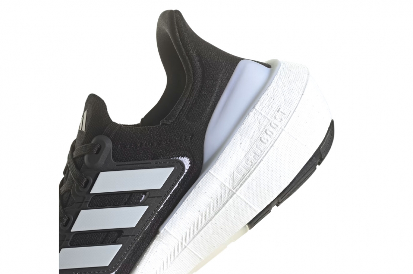 ULTRA BOOST LIGHT CORE BLACK CLOUD WHITE [HQ6340] 