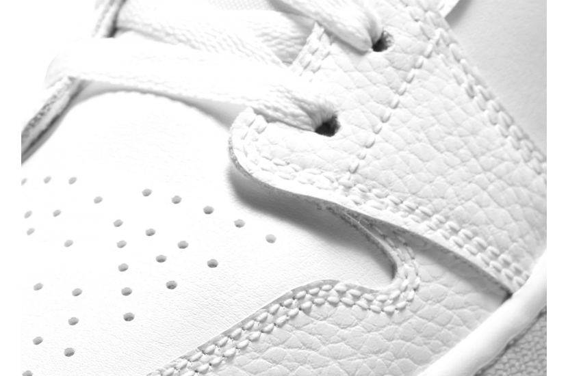 AIR JORDAN 1 LOW TRIPLE WHITE GS [553560-136]