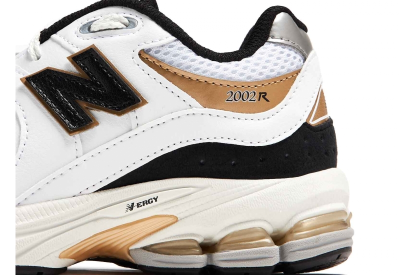 NEW BALANCE 2002R WHITE BLACK GOLD [GC2002PS]