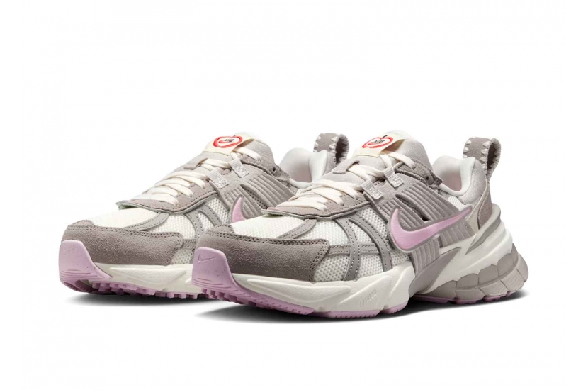 NIKE V2K RUN SAIL PINK FOAM SAIL COLLEGE GREY [HV5997-161]
