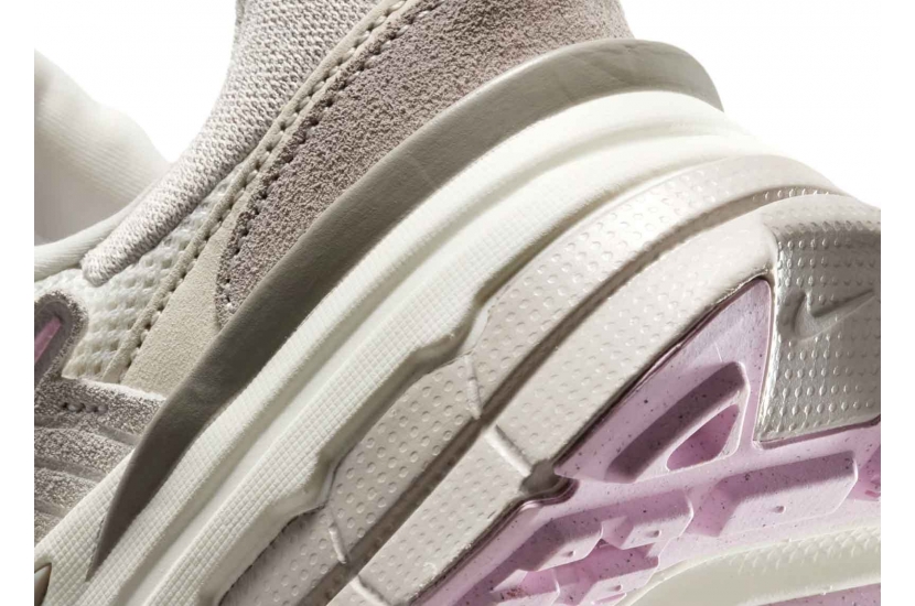 NIKE V2K RUN SAIL PINK FOAM SAIL COLLEGE GREY [HV5997-161]