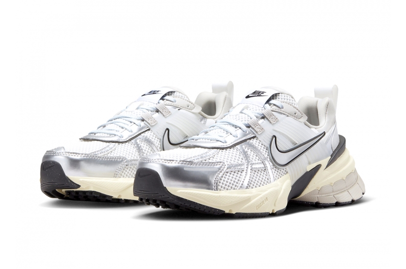 NIKE V2K RUN RUNTEKK ‘SUMMIT WHITE METALLIC SILVER’  [FD0736-100]