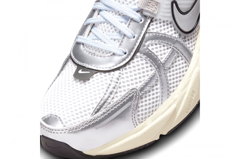 NIKE V2K RUN RUNTEKK ‘SUMMIT WHITE METALLIC SILVER’  [FD0736-100]